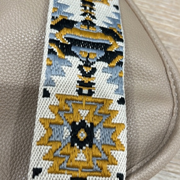 AHDORNED Vegan Tan Pebble grain crossbody purse + Embroidered Aztec print Strap - Picture 7 of 11